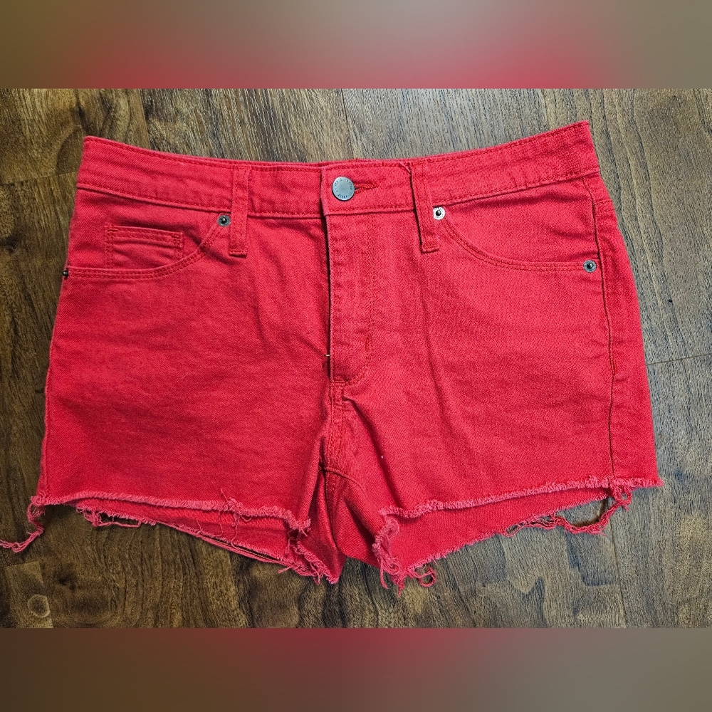 Universal Thread fuchsia midi shorts Size 4/27R